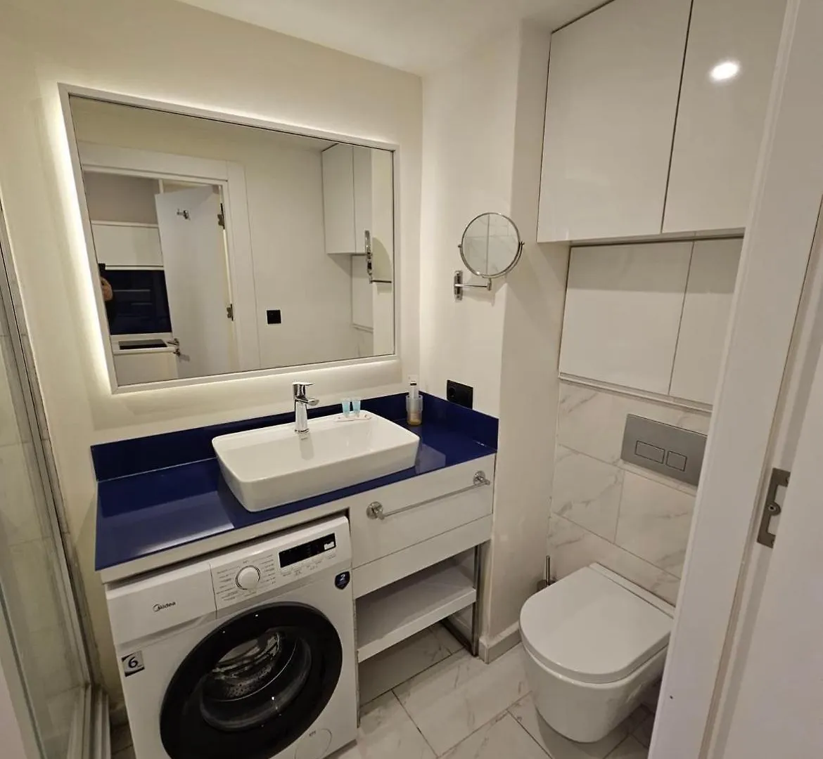 Luxury Class Aparthotel Batumi 0*,